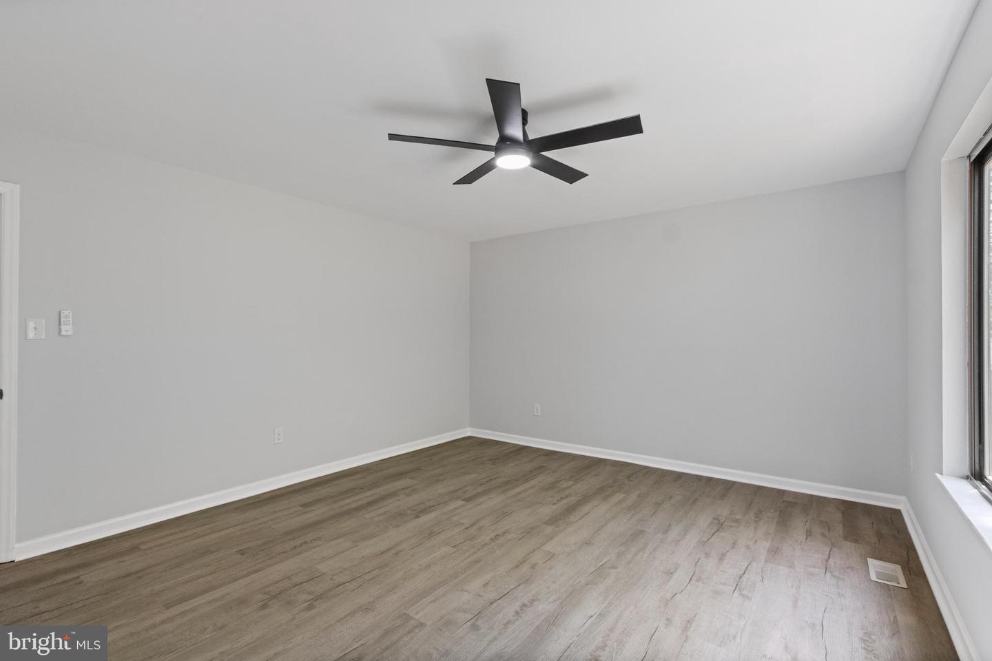 14980 BARKWOOD DR, WOODBRIDGE, Virginia 22193, 3 Bedrooms Bedrooms, 6 Rooms Rooms,2 BathroomsBathrooms,Residential,For sale,14980 BARKWOOD DR,VAPW2101522 MLS # VAPW2101522