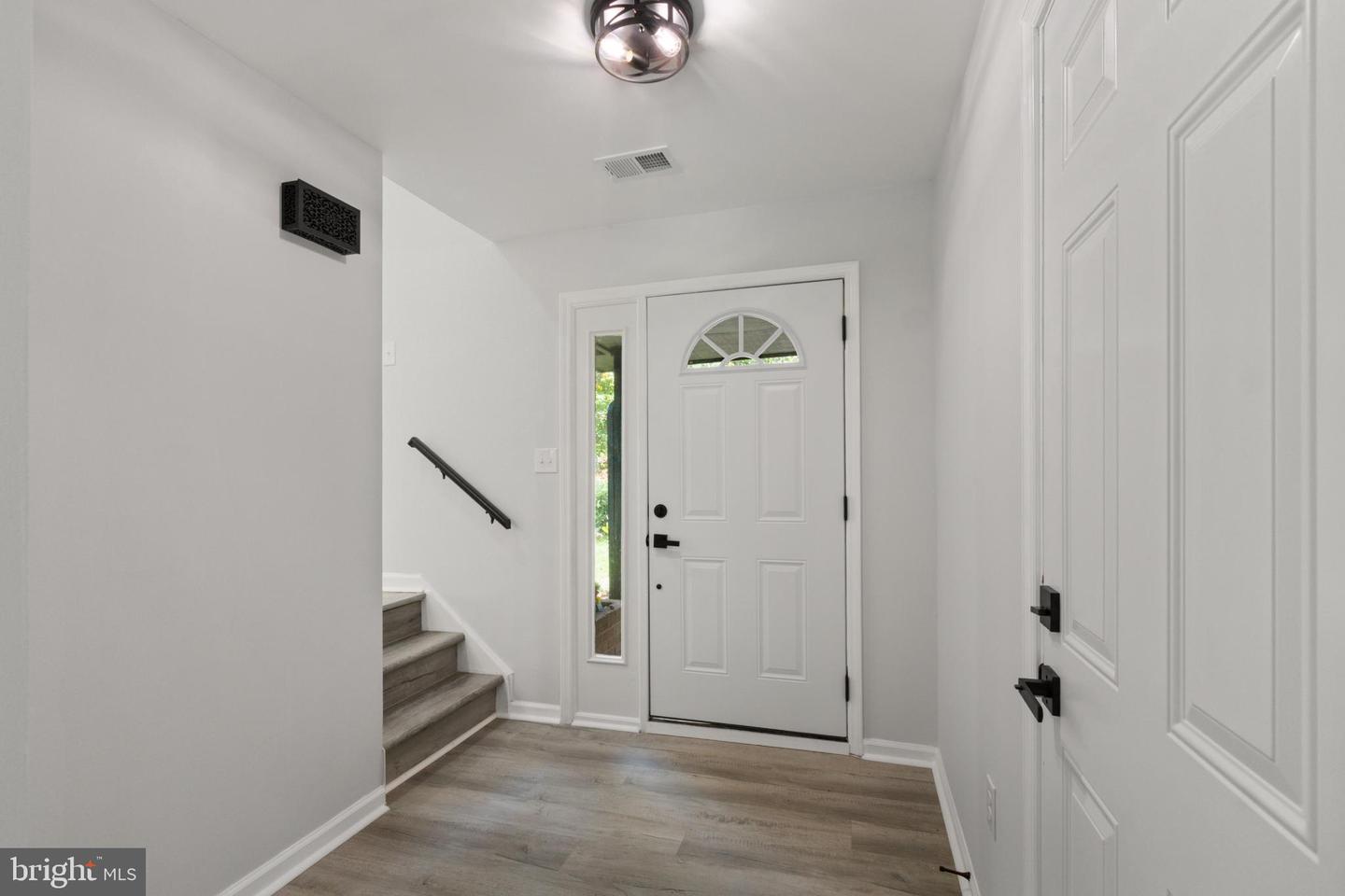 14980 BARKWOOD DR, WOODBRIDGE, Virginia 22193, 3 Bedrooms Bedrooms, 6 Rooms Rooms,2 BathroomsBathrooms,Residential,For sale,14980 BARKWOOD DR,VAPW2101522 MLS # VAPW2101522