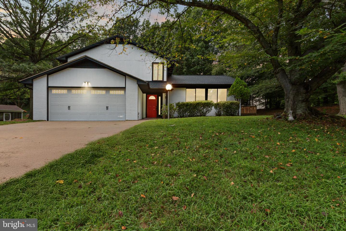 14980 BARKWOOD DR, WOODBRIDGE, Virginia 22193, 3 Bedrooms Bedrooms, 6 Rooms Rooms,2 BathroomsBathrooms,Residential,For sale,14980 BARKWOOD DR,VAPW2101522 MLS # VAPW2101522