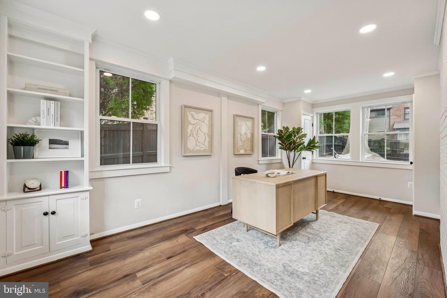 3801 LORCOM LN N, ARLINGTON, Virginia 22207, 4 Bedrooms Bedrooms, ,4 BathroomsBathrooms,Residential,For sale,3801 LORCOM LN N,VAAR2062298 MLS # VAAR2062298