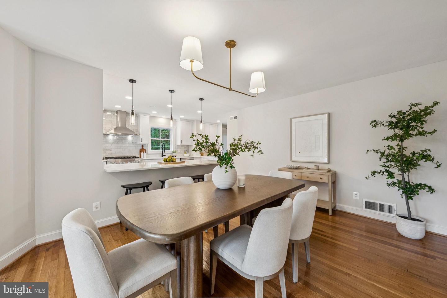 3801 LORCOM LN N, ARLINGTON, Virginia 22207, 4 Bedrooms Bedrooms, ,4 BathroomsBathrooms,Residential,For sale,3801 LORCOM LN N,VAAR2062298 MLS # VAAR2062298