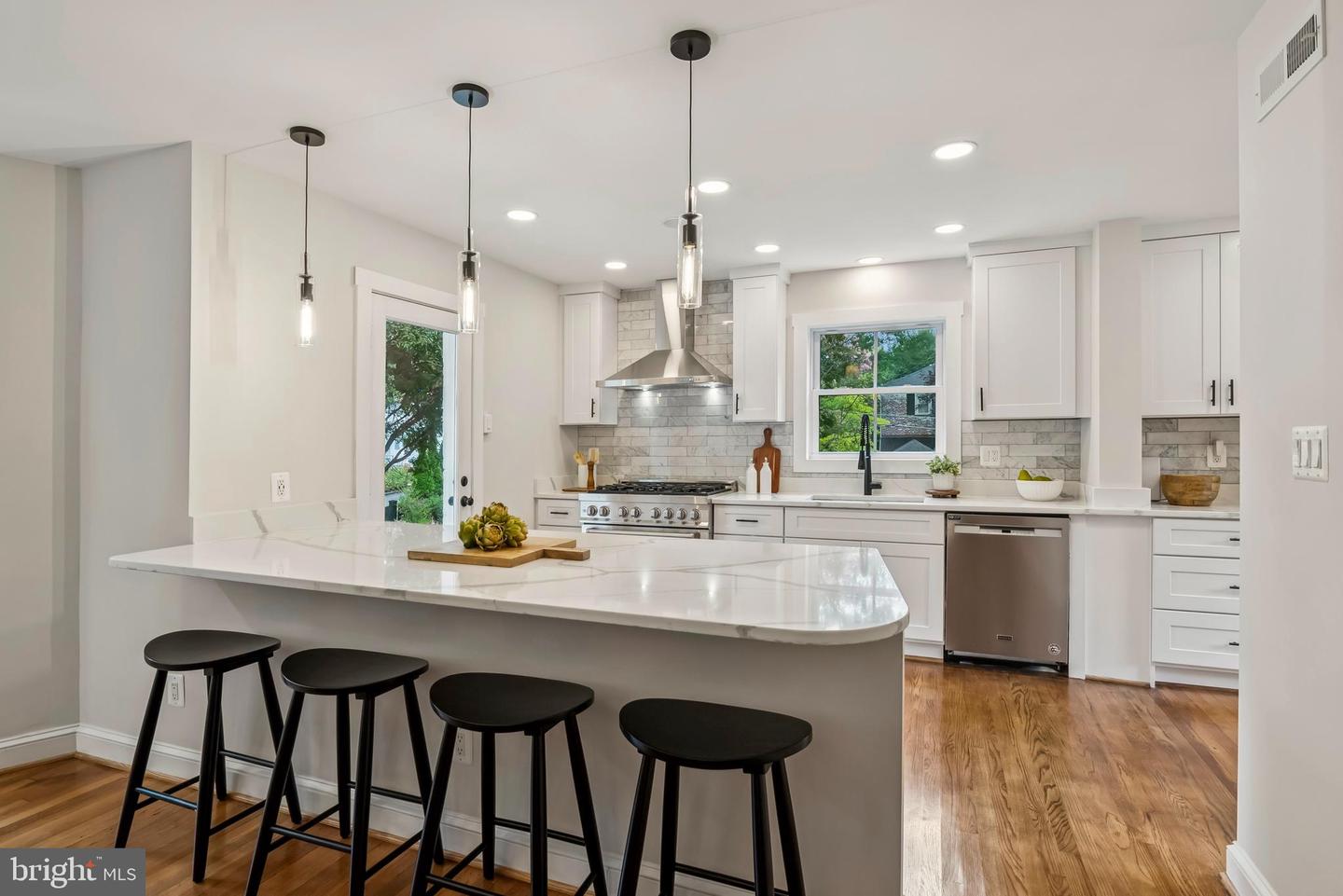 3801 LORCOM LN N, ARLINGTON, Virginia 22207, 4 Bedrooms Bedrooms, ,4 BathroomsBathrooms,Residential,For sale,3801 LORCOM LN N,VAAR2062298 MLS # VAAR2062298