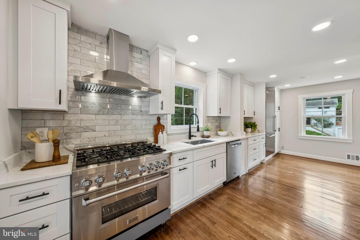 3801 LORCOM LN N, ARLINGTON, Virginia 22207, 4 Bedrooms Bedrooms, ,4 BathroomsBathrooms,Residential,For sale,3801 LORCOM LN N,VAAR2062298 MLS # VAAR2062298