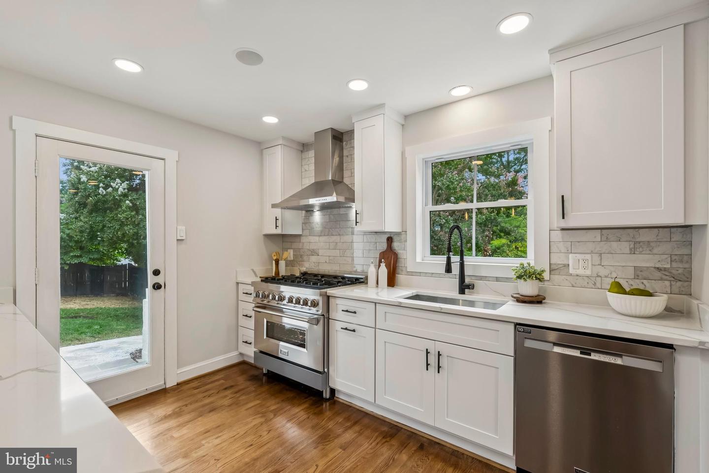 3801 LORCOM LN N, ARLINGTON, Virginia 22207, 4 Bedrooms Bedrooms, ,4 BathroomsBathrooms,Residential,For sale,3801 LORCOM LN N,VAAR2062298 MLS # VAAR2062298