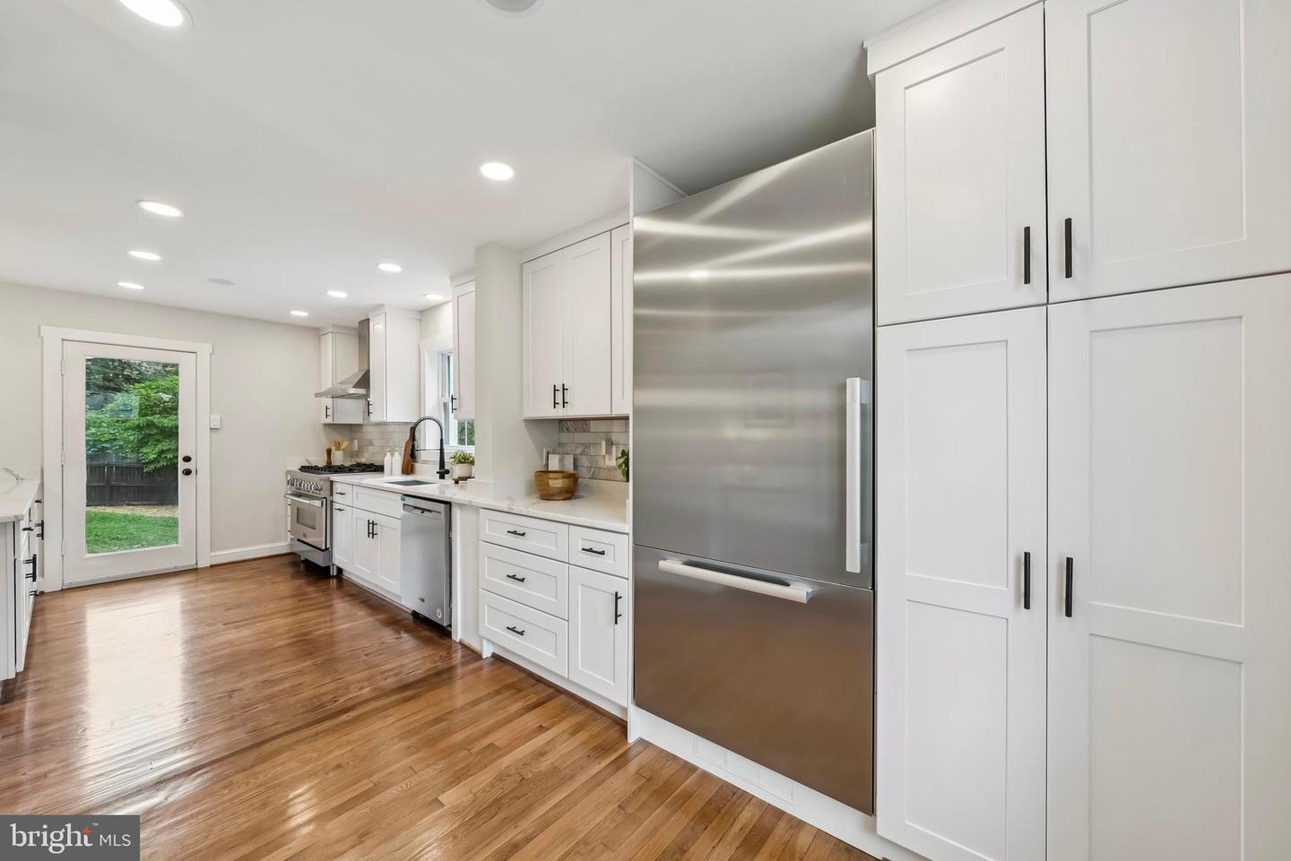 3801 LORCOM LN N, ARLINGTON, Virginia 22207, 4 Bedrooms Bedrooms, ,4 BathroomsBathrooms,Residential,For sale,3801 LORCOM LN N,VAAR2062298 MLS # VAAR2062298