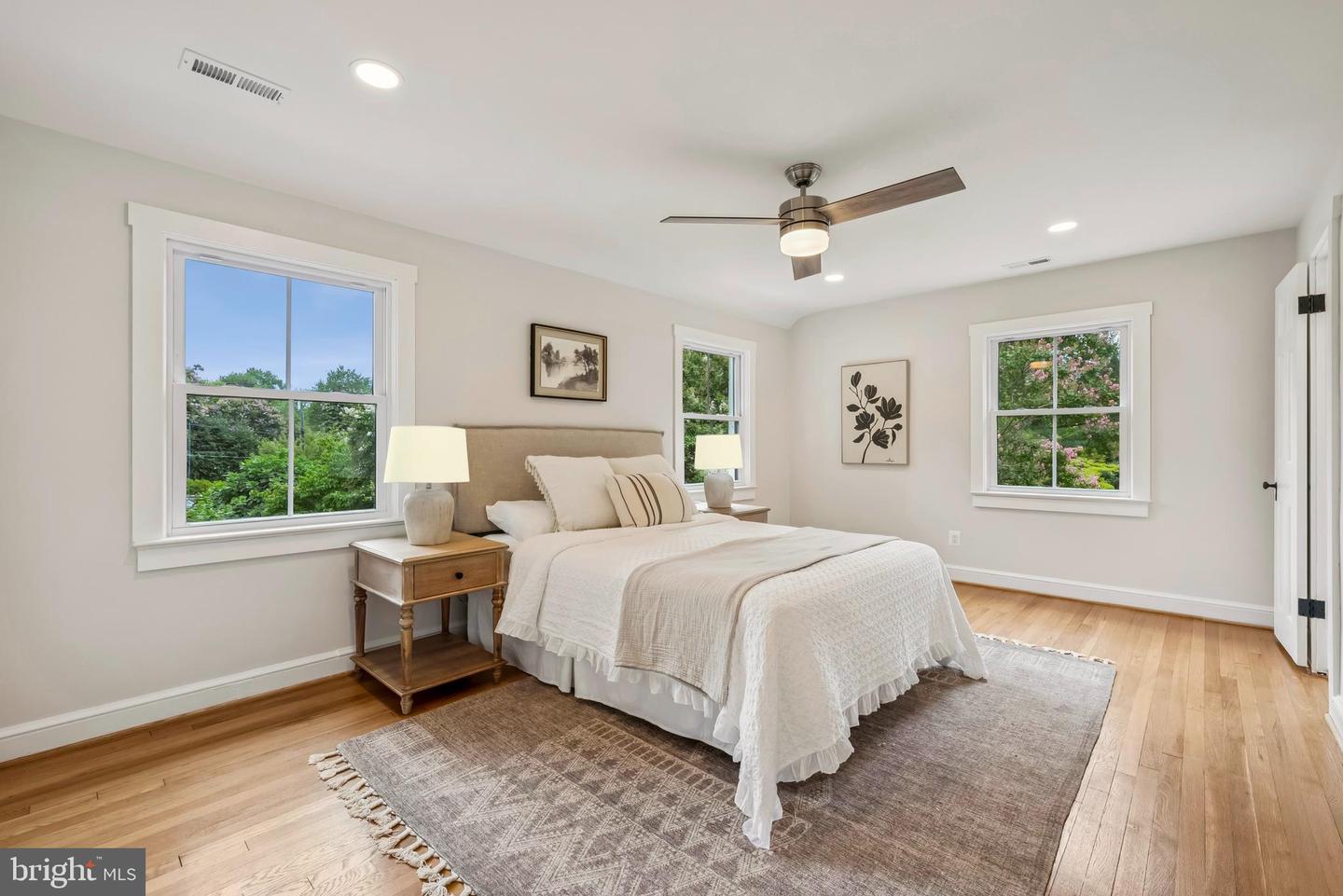 3801 LORCOM LN N, ARLINGTON, Virginia 22207, 4 Bedrooms Bedrooms, ,4 BathroomsBathrooms,Residential,For sale,3801 LORCOM LN N,VAAR2062298 MLS # VAAR2062298