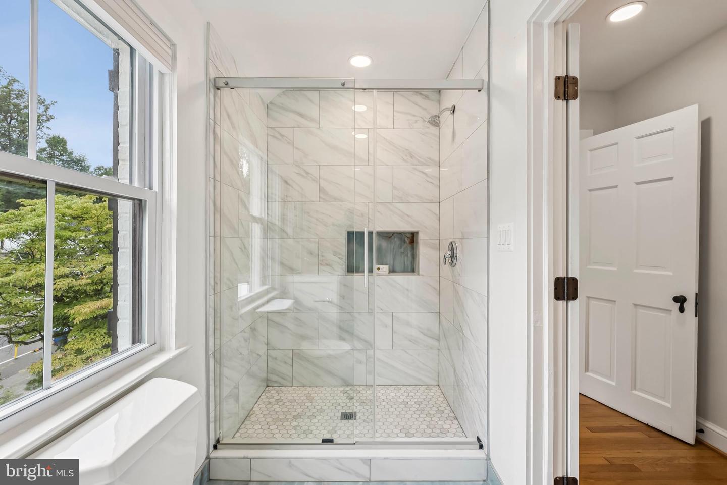 3801 LORCOM LN N, ARLINGTON, Virginia 22207, 4 Bedrooms Bedrooms, ,4 BathroomsBathrooms,Residential,For sale,3801 LORCOM LN N,VAAR2062298 MLS # VAAR2062298