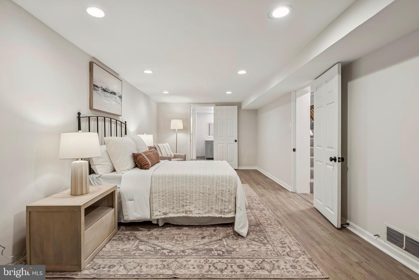 3801 LORCOM LN N, ARLINGTON, Virginia 22207, 4 Bedrooms Bedrooms, ,4 BathroomsBathrooms,Residential,For sale,3801 LORCOM LN N,VAAR2062298 MLS # VAAR2062298