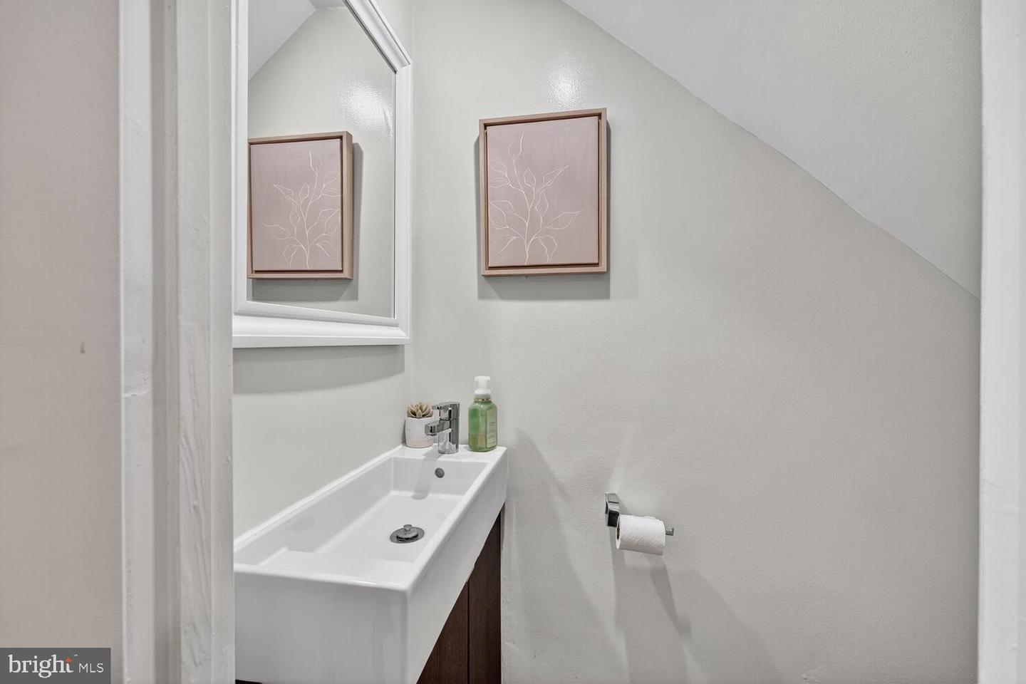 2218 12TH ST NW, WASHINGTON, District Of Columbia 20009, 2 Bedrooms Bedrooms, ,1 BathroomBathrooms,Residential,For sale,2218 12TH ST NW,DCDC2215260 MLS # DCDC2215260