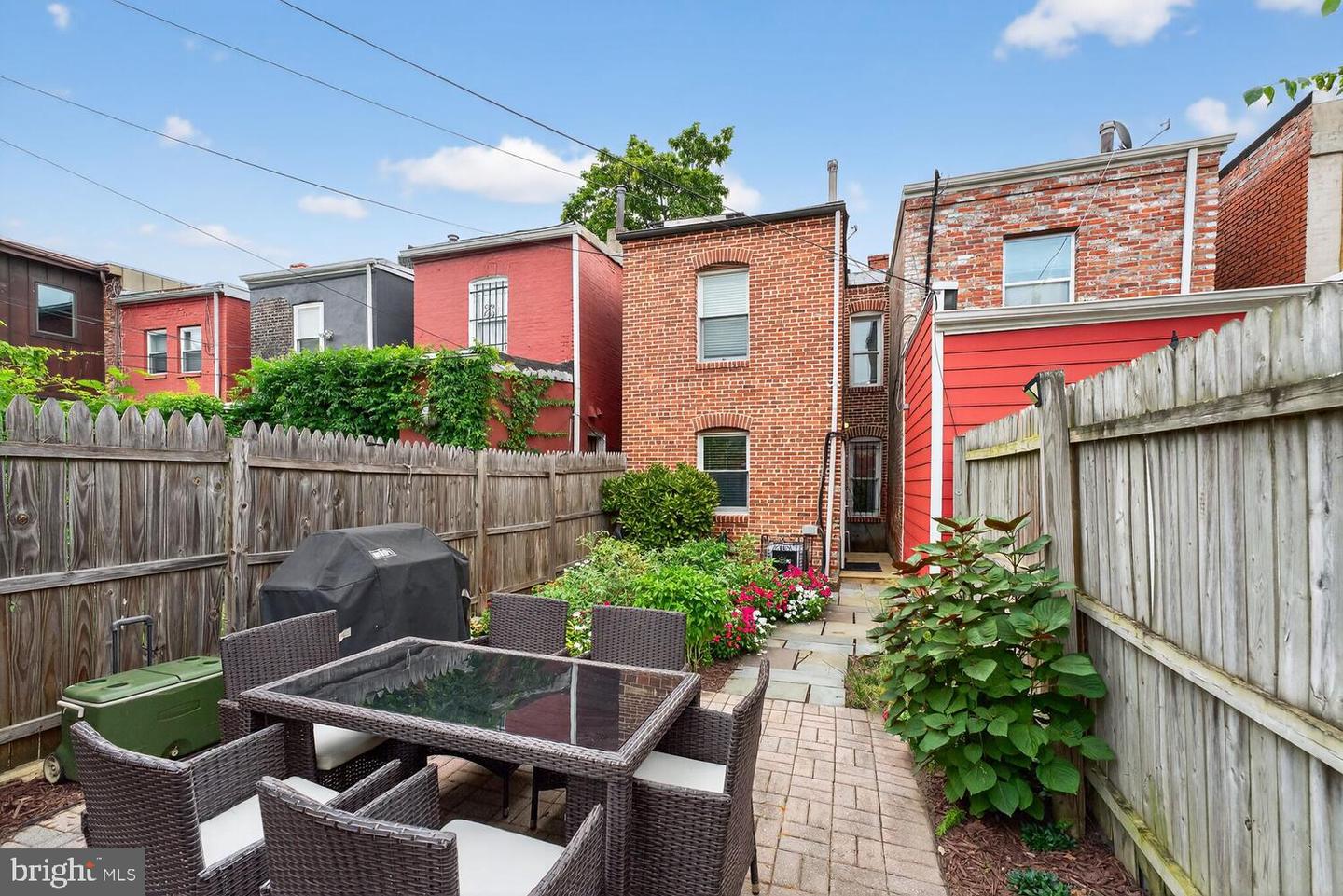 2218 12TH ST NW, WASHINGTON, District Of Columbia 20009, 2 Bedrooms Bedrooms, ,1 BathroomBathrooms,Residential,For sale,2218 12TH ST NW,DCDC2215260 MLS # DCDC2215260