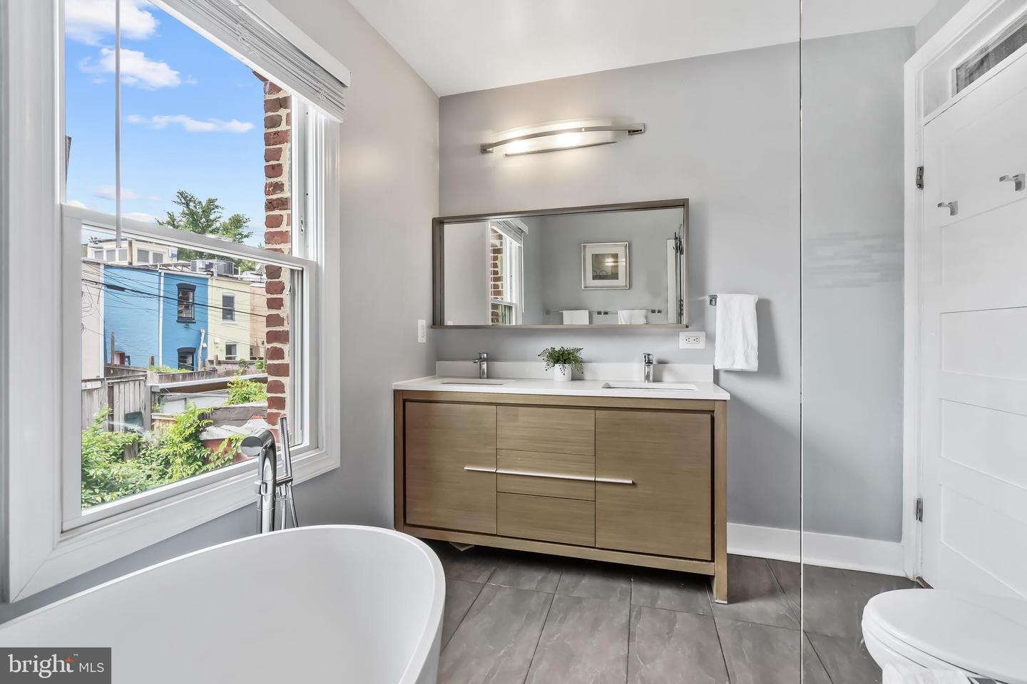 2218 12TH ST NW, WASHINGTON, District Of Columbia 20009, 2 Bedrooms Bedrooms, ,1 BathroomBathrooms,Residential,For sale,2218 12TH ST NW,DCDC2215260 MLS # DCDC2215260