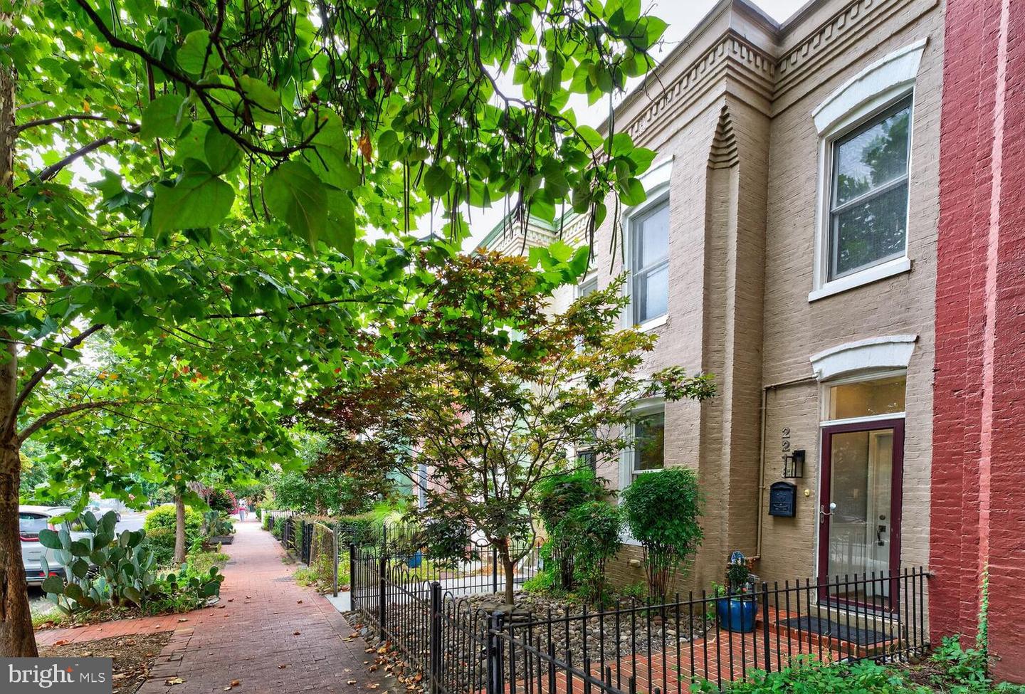 2218 12TH ST NW, WASHINGTON, District Of Columbia 20009, 2 Bedrooms Bedrooms, ,1 BathroomBathrooms,Residential,For sale,2218 12TH ST NW,DCDC2215260 MLS # DCDC2215260
