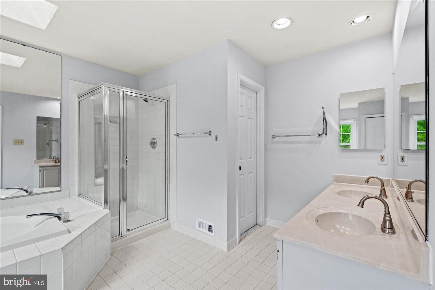 10 SARASOTA DR, STAFFORD, Virginia 22554, 5 Bedrooms Bedrooms, ,3 BathroomsBathrooms,Residential,For sale,10 SARASOTA DR,VAST2041834 MLS # VAST2041834