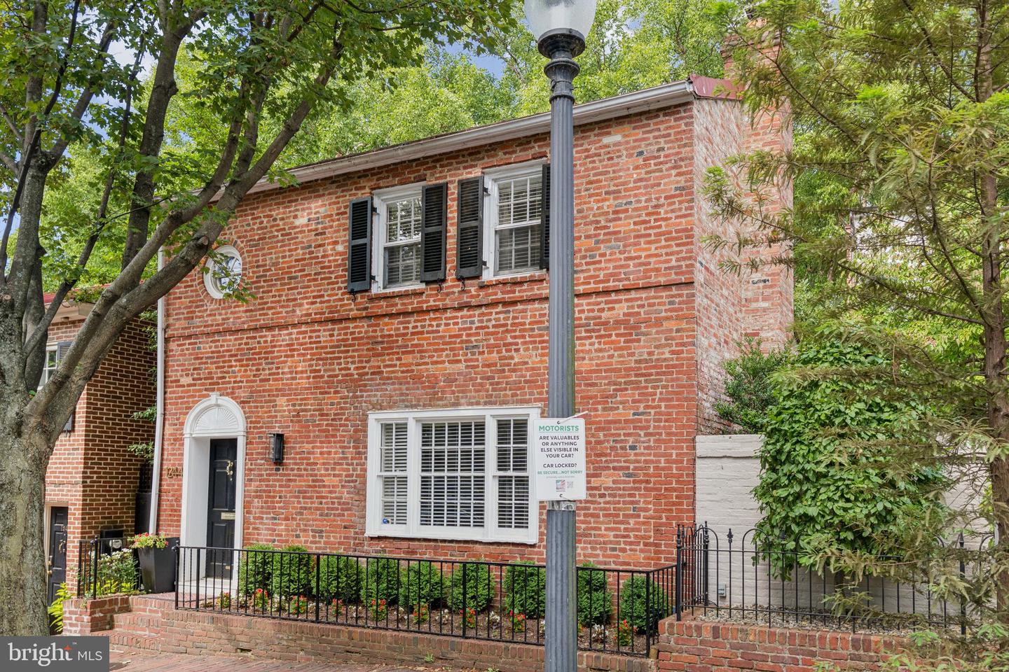 1244 28TH ST NW, WASHINGTON, District Of Columbia 20007, 1 Bedroom Bedrooms, ,1 BathroomBathrooms,Residential,For sale,1244 28TH ST NW,DCDC2215288 MLS # DCDC2215288