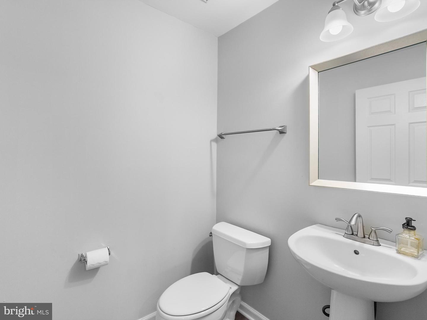 12079 TRUMBULL WAY #8B, RESTON, Virginia 20190, 3 Bedrooms Bedrooms, 10 Rooms Rooms,2 BathroomsBathrooms,Residential,For sale,12079 TRUMBULL WAY #8B,VAFX2261494 MLS # VAFX2261494
