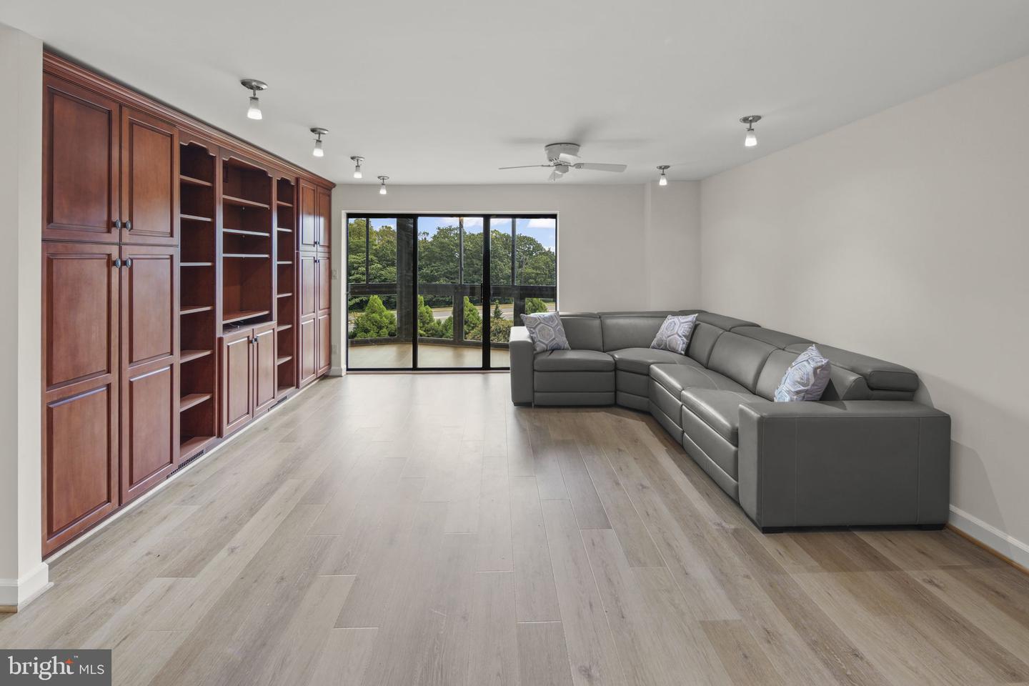 8340 GREENSBORO DR #302, MCLEAN, Virginia 22102, 1 Bedroom Bedrooms, ,1 BathroomBathrooms,Residential,For sale,8340 GREENSBORO DR #302,VAFX2261314 MLS # VAFX2261314