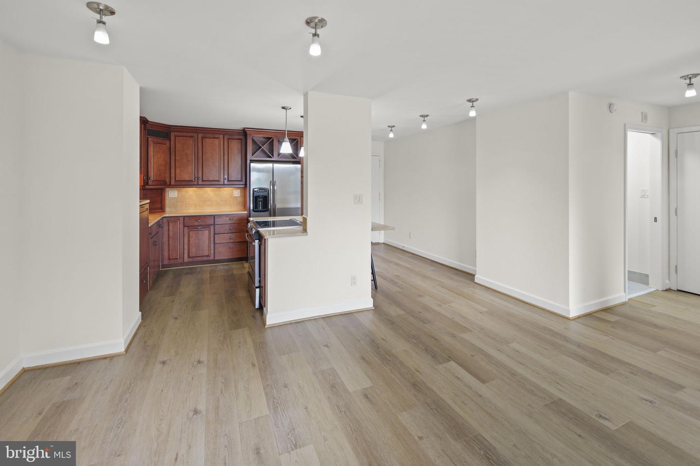 8340 GREENSBORO DR #302, MCLEAN, Virginia 22102, 1 Bedroom Bedrooms, ,1 BathroomBathrooms,Residential,For sale,8340 GREENSBORO DR #302,VAFX2261314 MLS # VAFX2261314