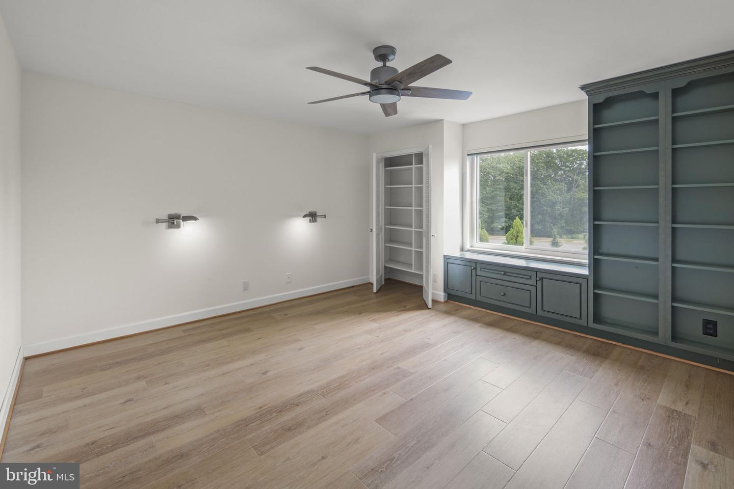 8340 GREENSBORO DR #302, MCLEAN, Virginia 22102, 1 Bedroom Bedrooms, ,1 BathroomBathrooms,Residential,For sale,8340 GREENSBORO DR #302,VAFX2261314 MLS # VAFX2261314