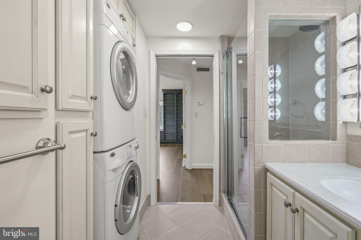 8340 GREENSBORO DR #302, MCLEAN, Virginia 22102, 1 Bedroom Bedrooms, ,1 BathroomBathrooms,Residential,For sale,8340 GREENSBORO DR #302,VAFX2261314 MLS # VAFX2261314