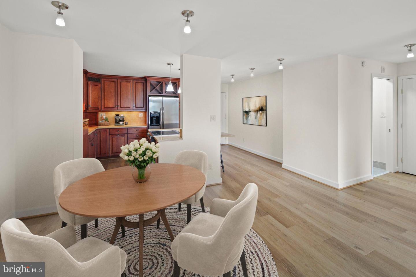 8340 GREENSBORO DR #302, MCLEAN, Virginia 22102, 1 Bedroom Bedrooms, ,1 BathroomBathrooms,Residential,For sale,8340 GREENSBORO DR #302,VAFX2261314 MLS # VAFX2261314