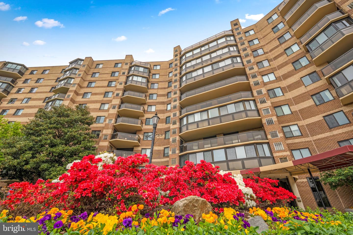 8340 GREENSBORO DR #302, MCLEAN, Virginia 22102, 1 Bedroom Bedrooms, ,1 BathroomBathrooms,Residential,For sale,8340 GREENSBORO DR #302,VAFX2261314 MLS # VAFX2261314