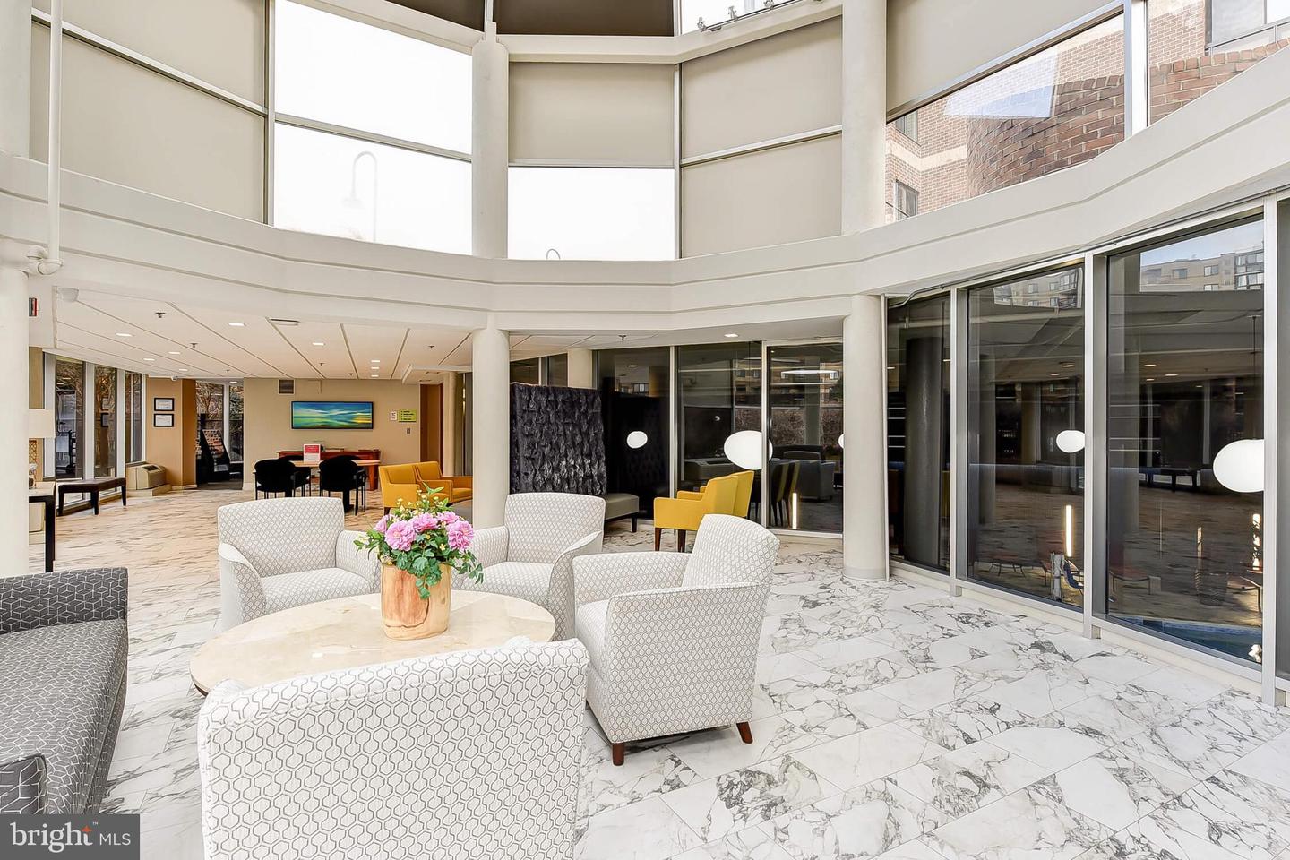 8340 GREENSBORO DR #302, MCLEAN, Virginia 22102, 1 Bedroom Bedrooms, ,1 BathroomBathrooms,Residential,For sale,8340 GREENSBORO DR #302,VAFX2261314 MLS # VAFX2261314