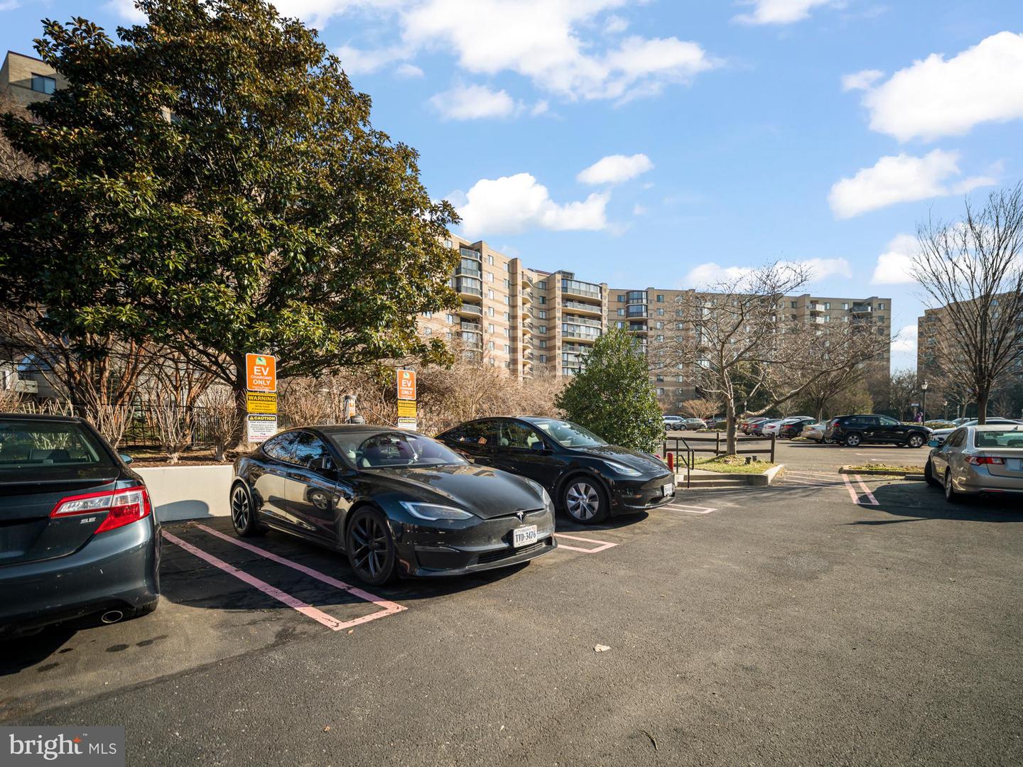 8340 GREENSBORO DR #302, MCLEAN, Virginia 22102, 1 Bedroom Bedrooms, ,1 BathroomBathrooms,Residential,For sale,8340 GREENSBORO DR #302,VAFX2261314 MLS # VAFX2261314