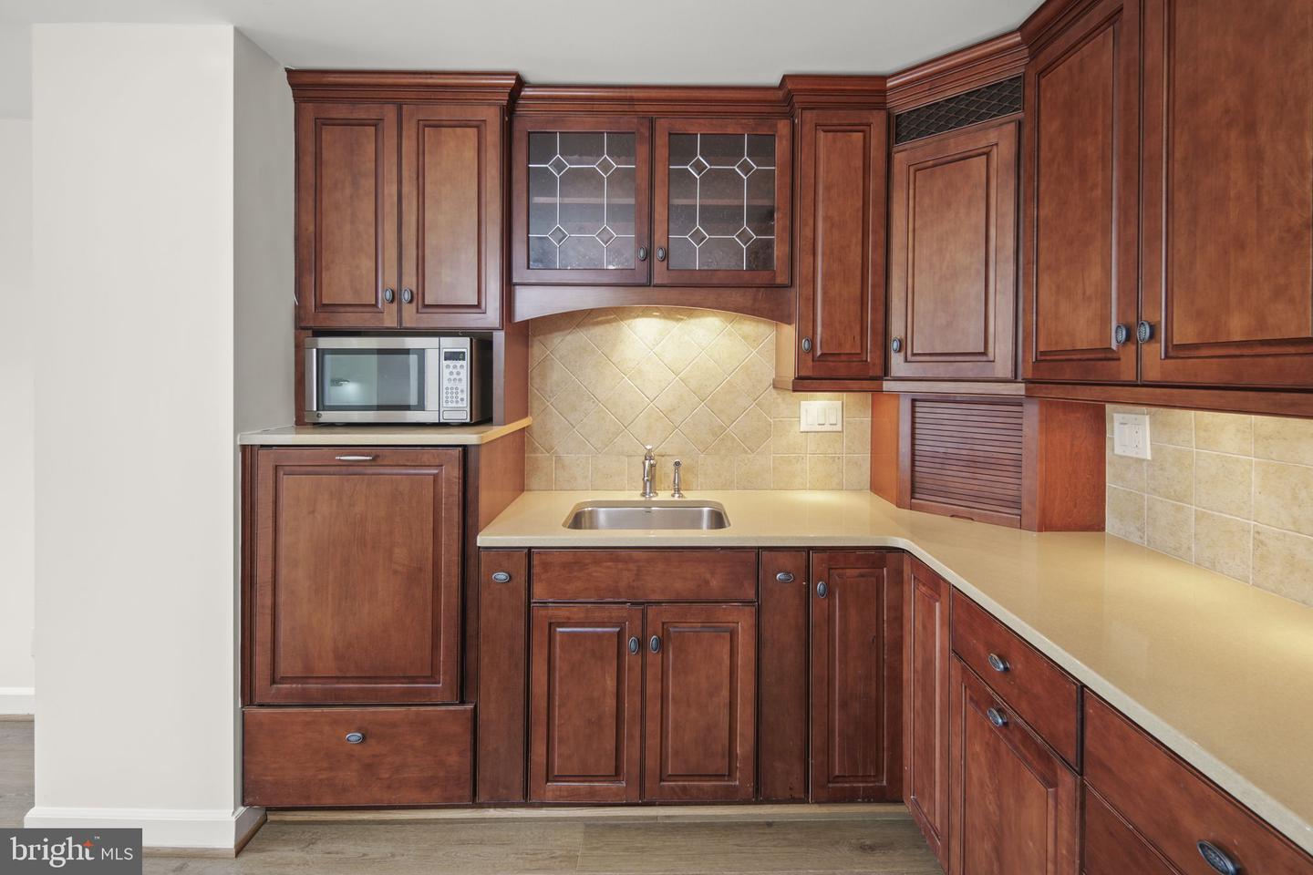 8340 GREENSBORO DR #302, MCLEAN, Virginia 22102, 1 Bedroom Bedrooms, ,1 BathroomBathrooms,Residential,For sale,8340 GREENSBORO DR #302,VAFX2261314 MLS # VAFX2261314