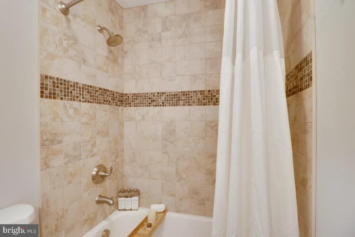 149 HOLIDAY HL, MCGAHEYSVILLE, Virginia 22840, 4 Bedrooms Bedrooms, 11 Rooms Rooms,3 BathroomsBathrooms,Residential,For sale,149 HOLIDAY HL,VARO2002496 MLS # VARO2002496