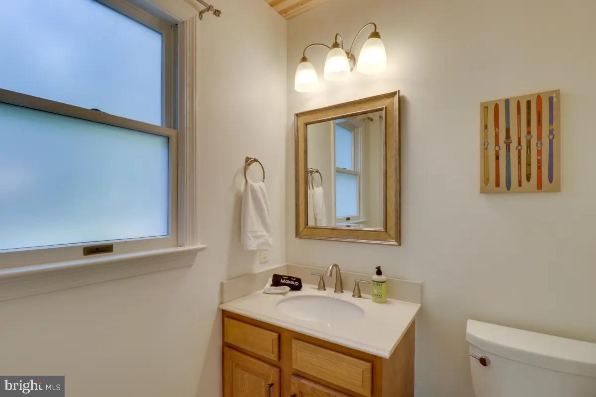 149 HOLIDAY HL, MCGAHEYSVILLE, Virginia 22840, 4 Bedrooms Bedrooms, 11 Rooms Rooms,3 BathroomsBathrooms,Residential,For sale,149 HOLIDAY HL,VARO2002496 MLS # VARO2002496