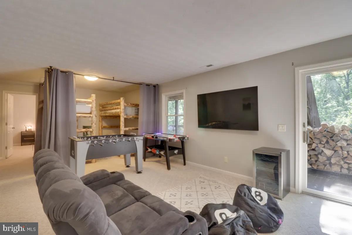 149 HOLIDAY HL, MCGAHEYSVILLE, Virginia 22840, 4 Bedrooms Bedrooms, 11 Rooms Rooms,3 BathroomsBathrooms,Residential,For sale,149 HOLIDAY HL,VARO2002496 MLS # VARO2002496