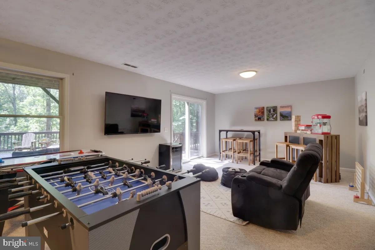 149 HOLIDAY HL, MCGAHEYSVILLE, Virginia 22840, 4 Bedrooms Bedrooms, 11 Rooms Rooms,3 BathroomsBathrooms,Residential,For sale,149 HOLIDAY HL,VARO2002496 MLS # VARO2002496