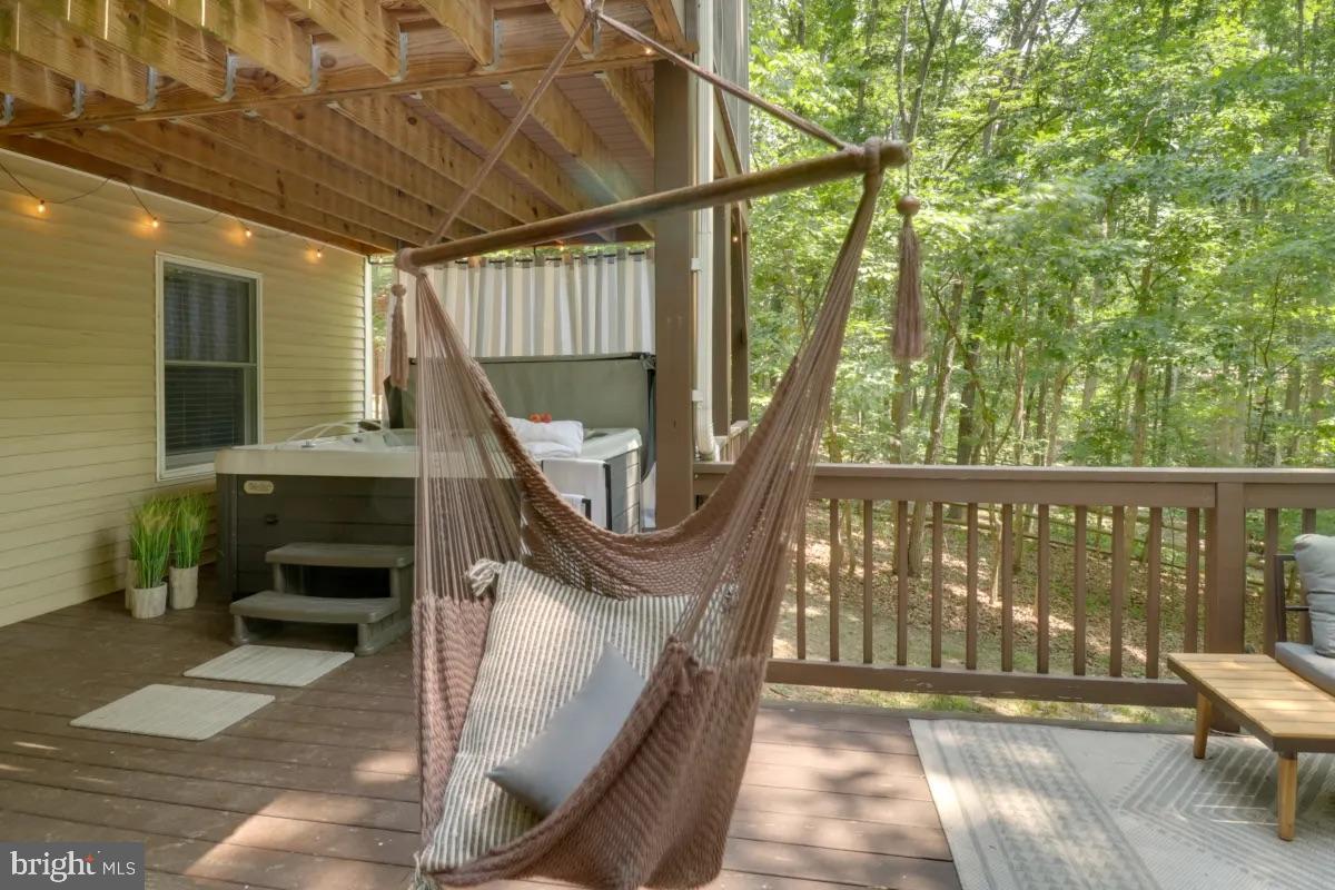149 HOLIDAY HL, MCGAHEYSVILLE, Virginia 22840, 4 Bedrooms Bedrooms, 11 Rooms Rooms,3 BathroomsBathrooms,Residential,For sale,149 HOLIDAY HL,VARO2002496 MLS # VARO2002496