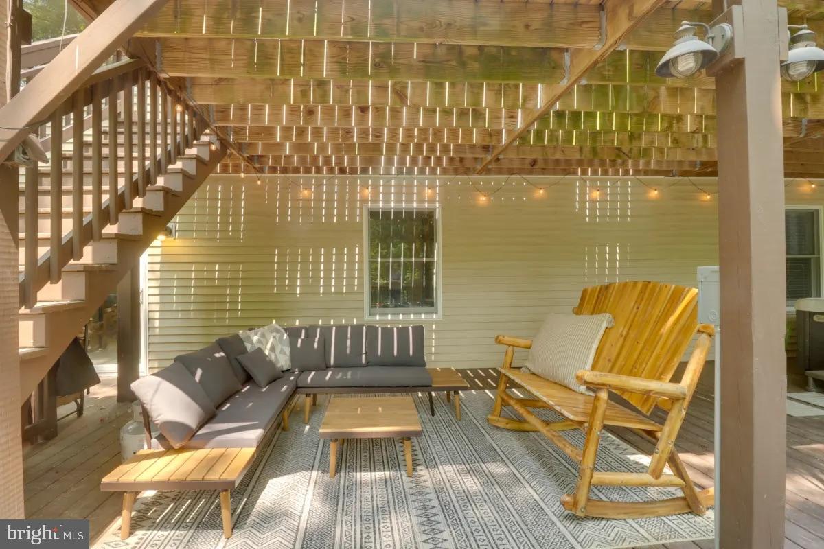 149 HOLIDAY HL, MCGAHEYSVILLE, Virginia 22840, 4 Bedrooms Bedrooms, 11 Rooms Rooms,3 BathroomsBathrooms,Residential,For sale,149 HOLIDAY HL,VARO2002496 MLS # VARO2002496