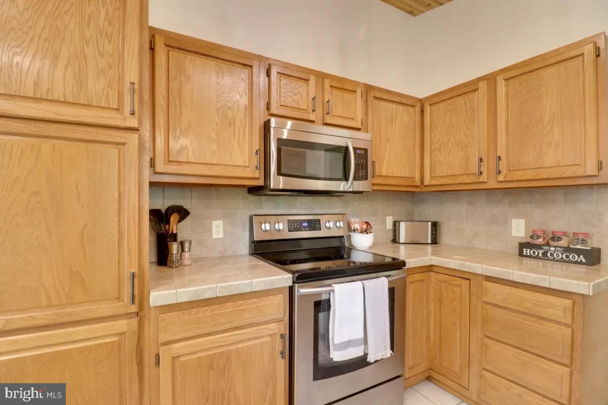 149 HOLIDAY HL, MCGAHEYSVILLE, Virginia 22840, 4 Bedrooms Bedrooms, 11 Rooms Rooms,3 BathroomsBathrooms,Residential,For sale,149 HOLIDAY HL,VARO2002496 MLS # VARO2002496