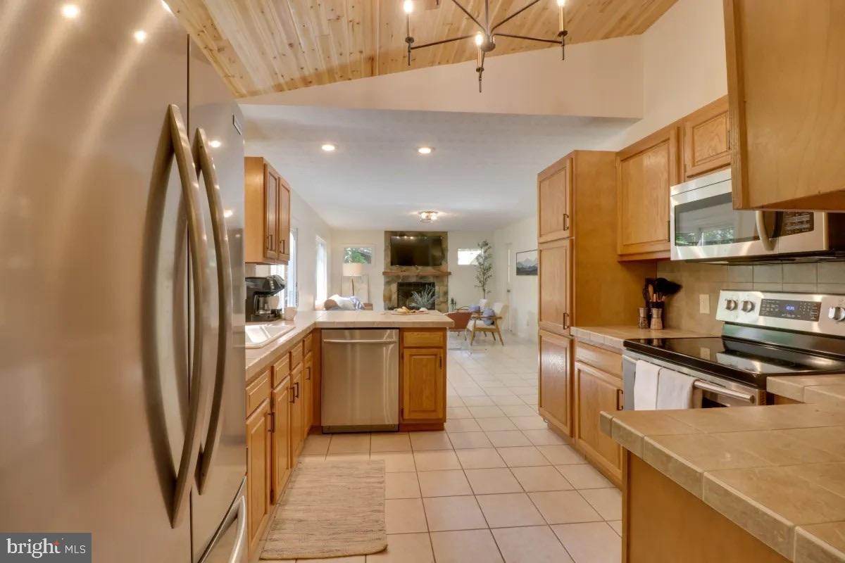 149 HOLIDAY HL, MCGAHEYSVILLE, Virginia 22840, 4 Bedrooms Bedrooms, 11 Rooms Rooms,3 BathroomsBathrooms,Residential,For sale,149 HOLIDAY HL,VARO2002496 MLS # VARO2002496