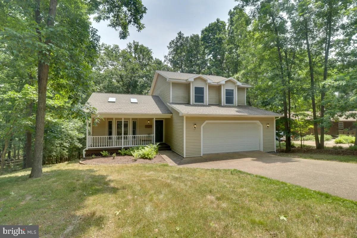 149 HOLIDAY HL, MCGAHEYSVILLE, Virginia 22840, 4 Bedrooms Bedrooms, 11 Rooms Rooms,3 BathroomsBathrooms,Residential,For sale,149 HOLIDAY HL,VARO2002496 MLS # VARO2002496