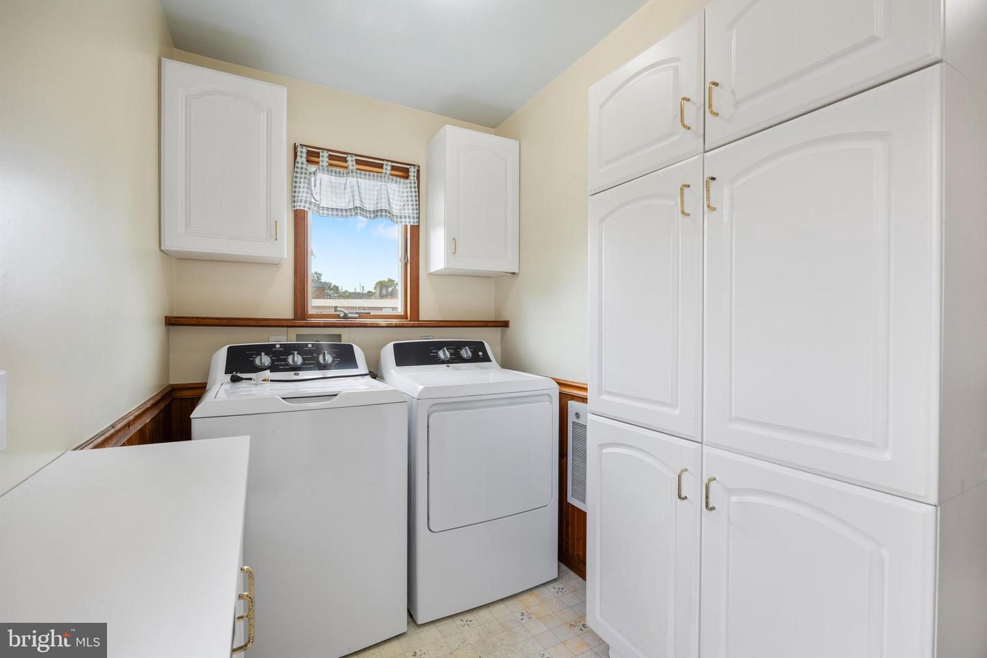 66 N BROAD ST, LURAY, Virginia 22835, 4 Bedrooms Bedrooms, ,2 BathroomsBathrooms,Residential,For sale,66 N BROAD ST,VAPA2005274 MLS # VAPA2005274