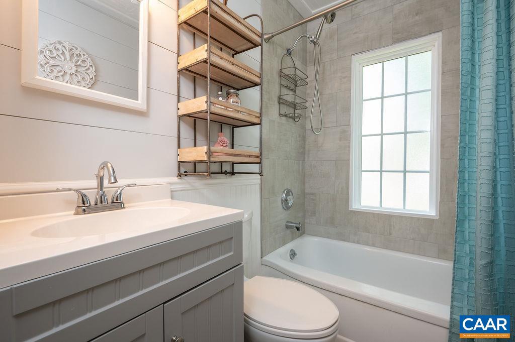 510 STONEHENGE AVE, CHARLOTTESVILLE, Virginia 22902, 4 Bedrooms Bedrooms, ,1 BathroomBathrooms,Residential,For sale,510 STONEHENGE AVE,667895 MLS # 667895