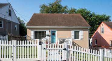 510 STONEHENGE AVE, CHARLOTTESVILLE, Virginia 22902, 4 Bedrooms Bedrooms, ,1 BathroomBathrooms,Residential,For sale,510 STONEHENGE AVE,667895 MLS # 667895