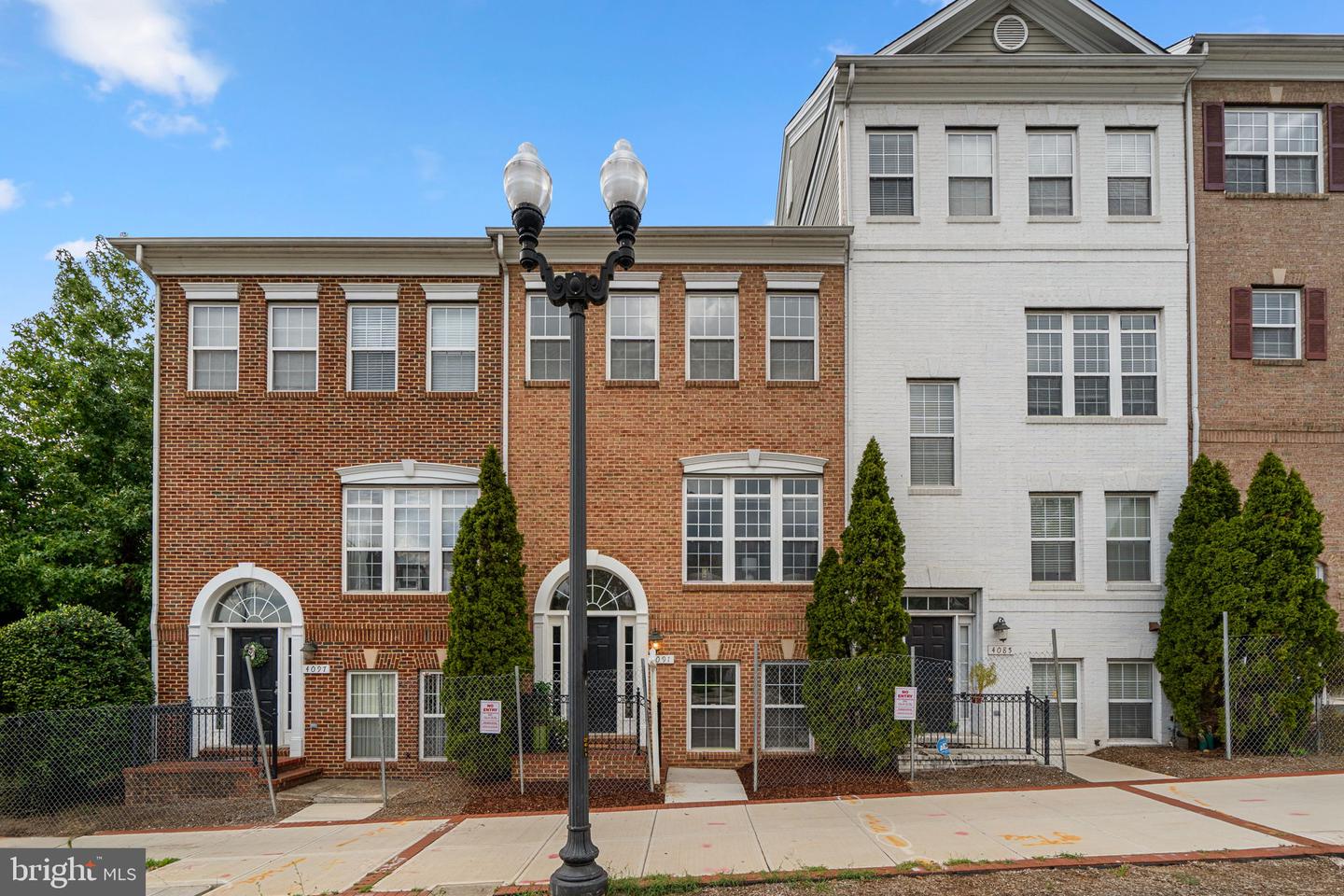 4091 COLUMBIA PIKE, ARLINGTON, Virginia 22204, 3 Bedrooms Bedrooms, 6 Rooms Rooms,2 BathroomsBathrooms,Residential,For sale,4091 COLUMBIA PIKE,VAAR2062340 MLS # VAAR2062340