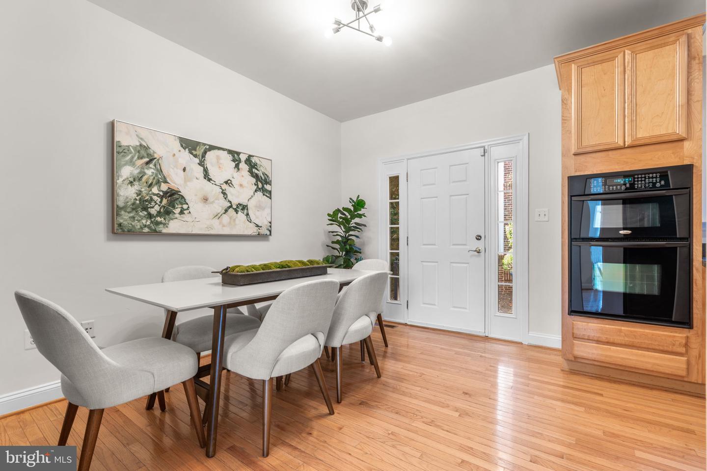 4091 COLUMBIA PIKE, ARLINGTON, Virginia 22204, 3 Bedrooms Bedrooms, 6 Rooms Rooms,2 BathroomsBathrooms,Residential,For sale,4091 COLUMBIA PIKE,VAAR2062340 MLS # VAAR2062340