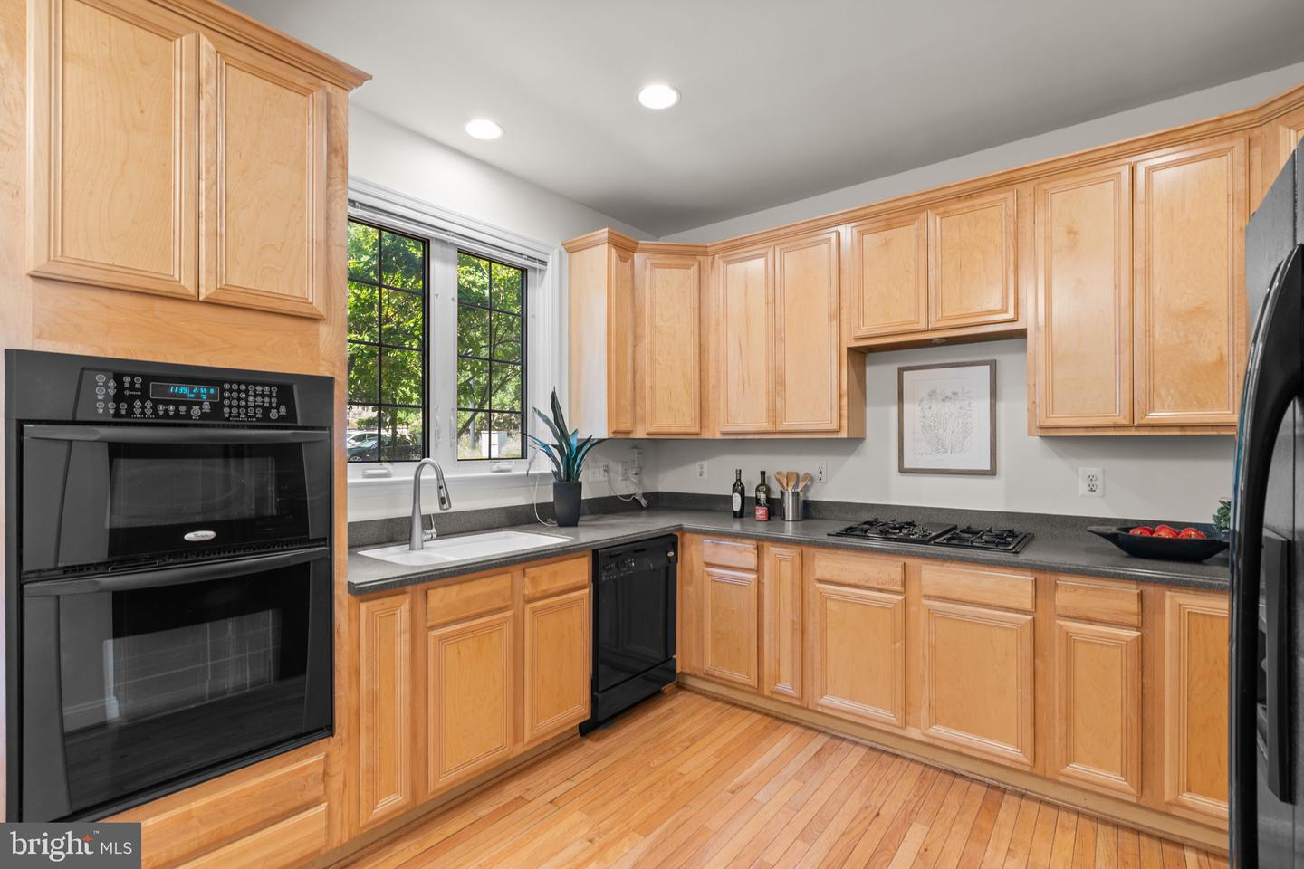 4091 COLUMBIA PIKE, ARLINGTON, Virginia 22204, 3 Bedrooms Bedrooms, 6 Rooms Rooms,2 BathroomsBathrooms,Residential,For sale,4091 COLUMBIA PIKE,VAAR2062340 MLS # VAAR2062340