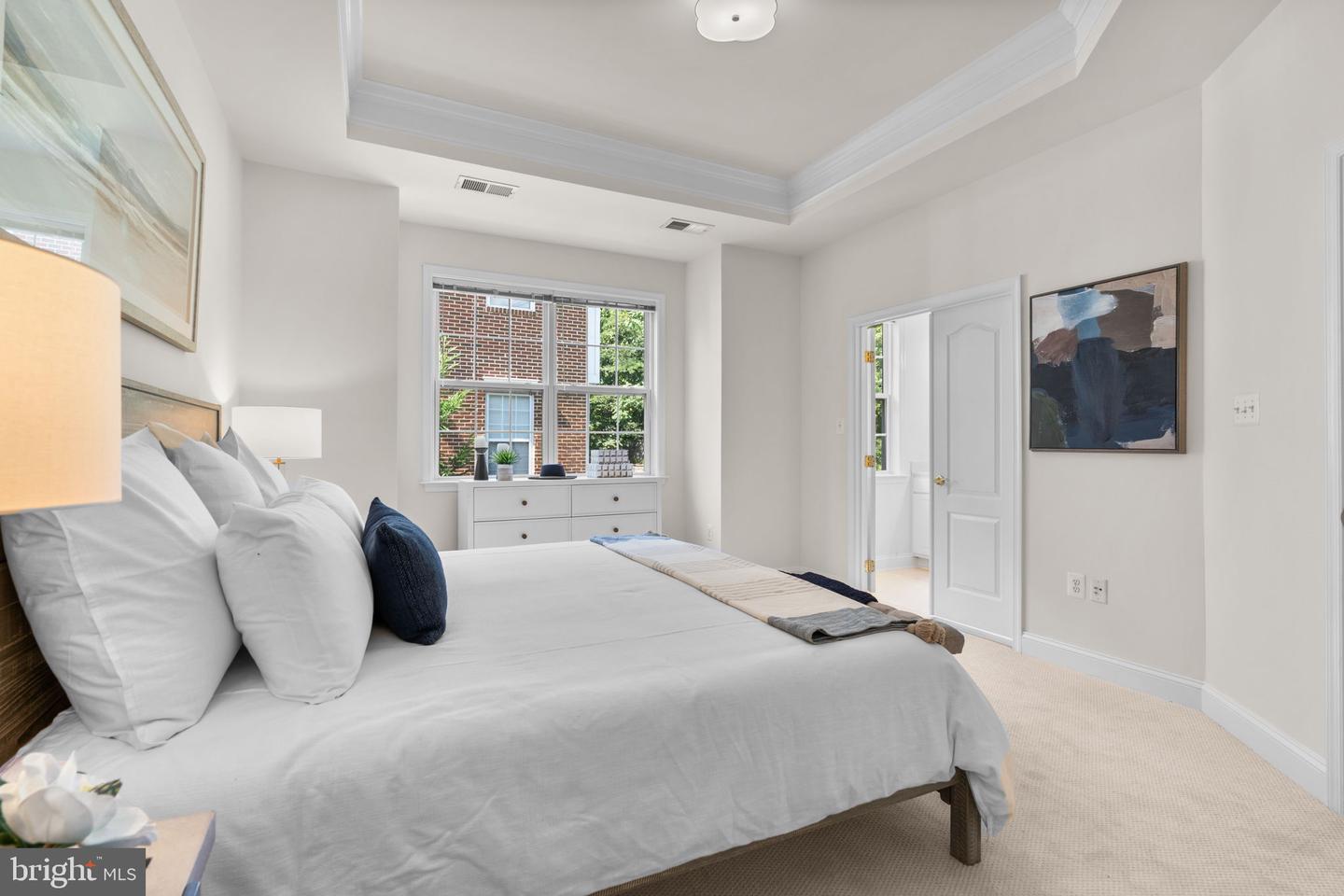 4091 COLUMBIA PIKE, ARLINGTON, Virginia 22204, 3 Bedrooms Bedrooms, 6 Rooms Rooms,2 BathroomsBathrooms,Residential,For sale,4091 COLUMBIA PIKE,VAAR2062340 MLS # VAAR2062340