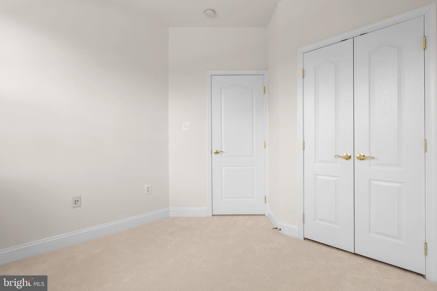 4091 COLUMBIA PIKE, ARLINGTON, Virginia 22204, 3 Bedrooms Bedrooms, 6 Rooms Rooms,2 BathroomsBathrooms,Residential,For sale,4091 COLUMBIA PIKE,VAAR2062340 MLS # VAAR2062340