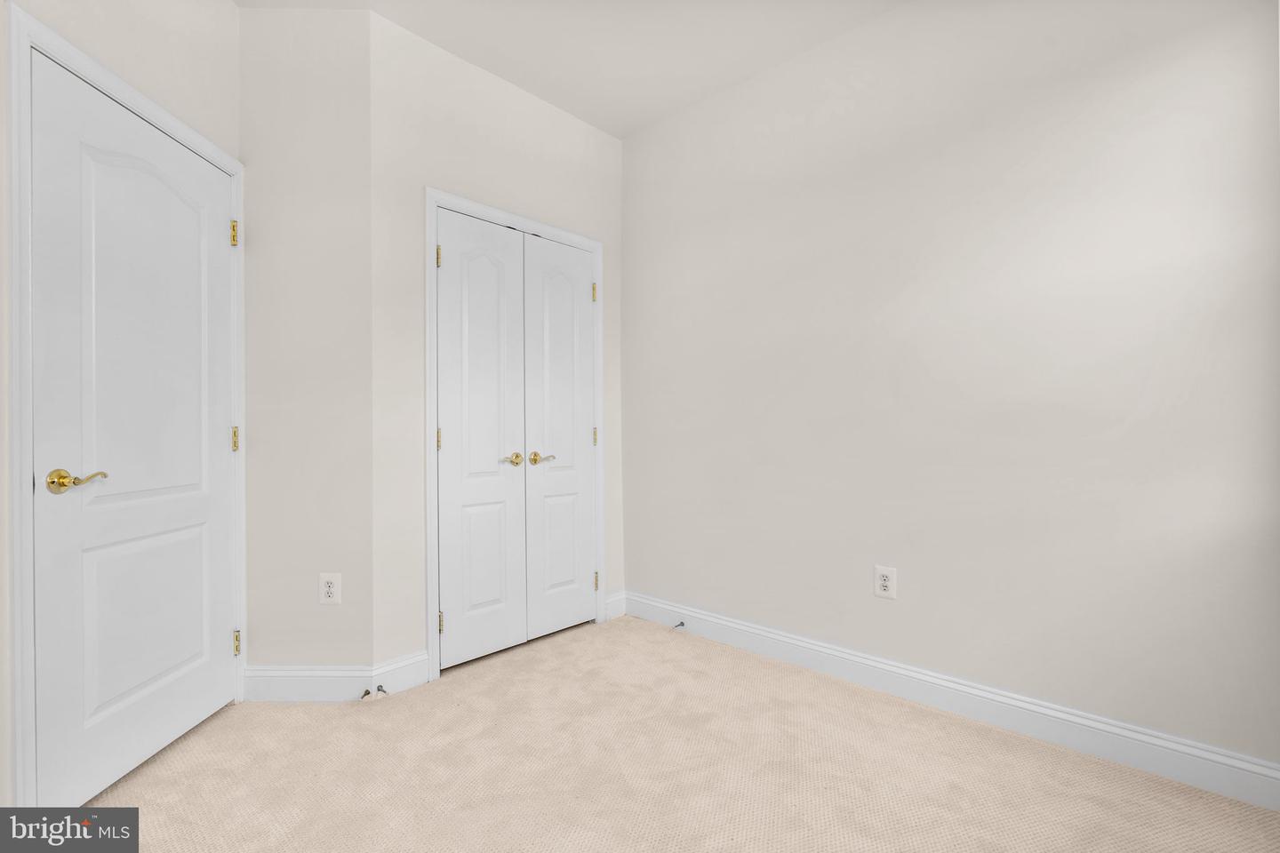 4091 COLUMBIA PIKE, ARLINGTON, Virginia 22204, 3 Bedrooms Bedrooms, 6 Rooms Rooms,2 BathroomsBathrooms,Residential,For sale,4091 COLUMBIA PIKE,VAAR2062340 MLS # VAAR2062340