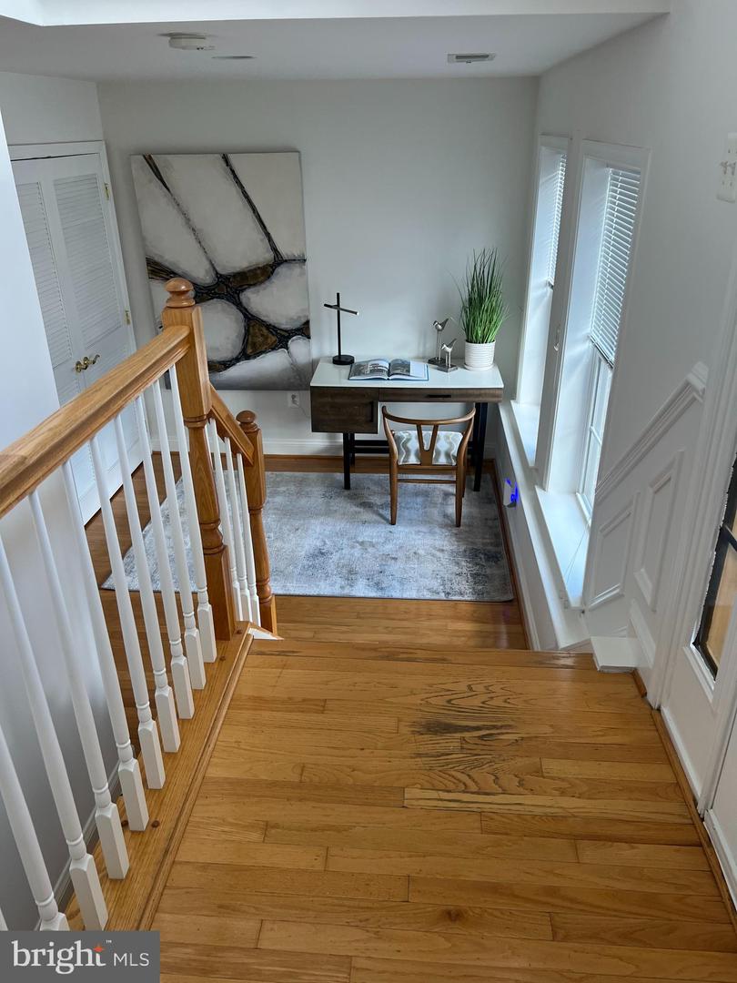 4091 COLUMBIA PIKE, ARLINGTON, Virginia 22204, 3 Bedrooms Bedrooms, 6 Rooms Rooms,2 BathroomsBathrooms,Residential,For sale,4091 COLUMBIA PIKE,VAAR2062340 MLS # VAAR2062340