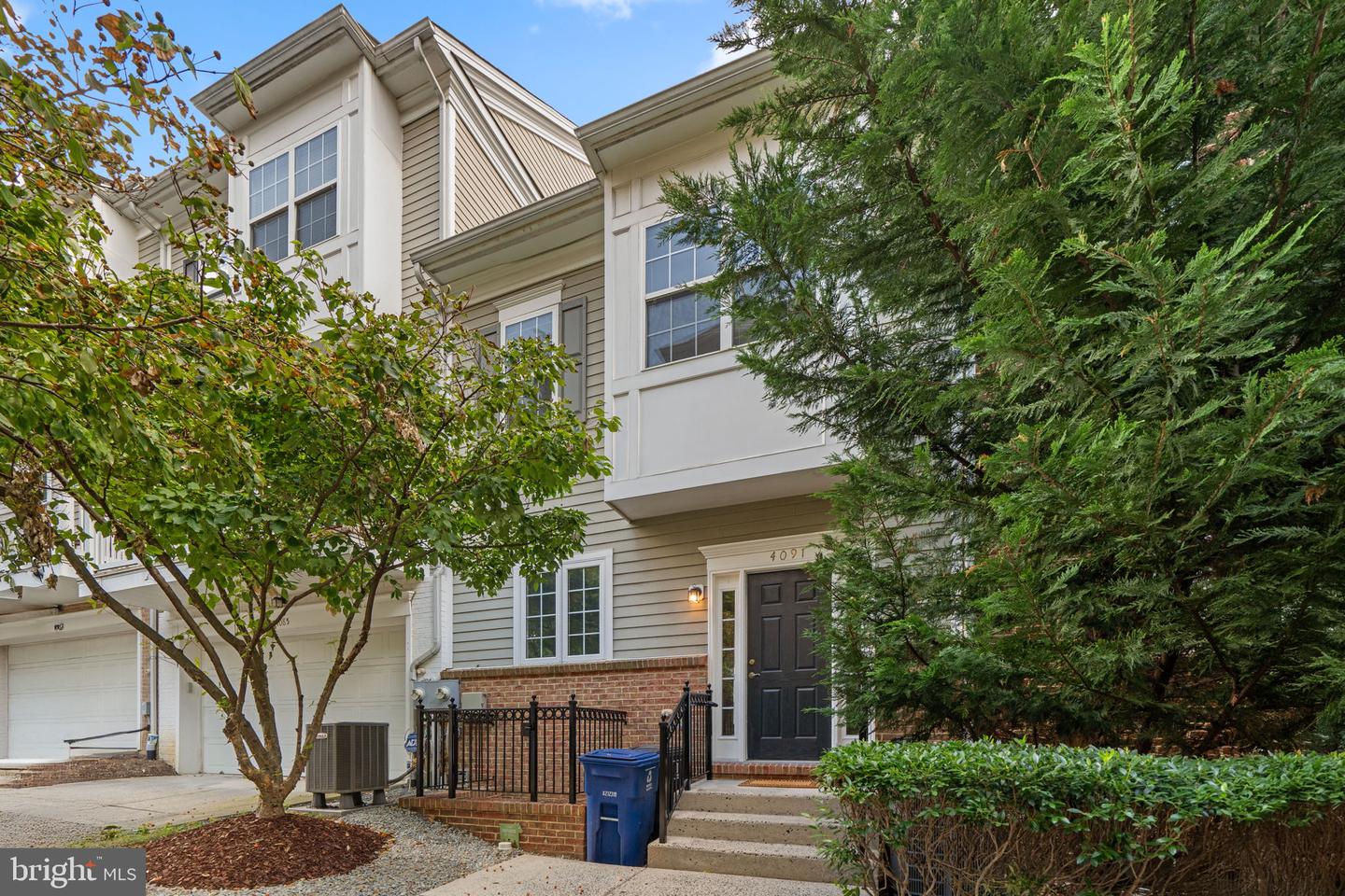 4091 COLUMBIA PIKE, ARLINGTON, Virginia 22204, 3 Bedrooms Bedrooms, 6 Rooms Rooms,2 BathroomsBathrooms,Residential,For sale,4091 COLUMBIA PIKE,VAAR2062340 MLS # VAAR2062340