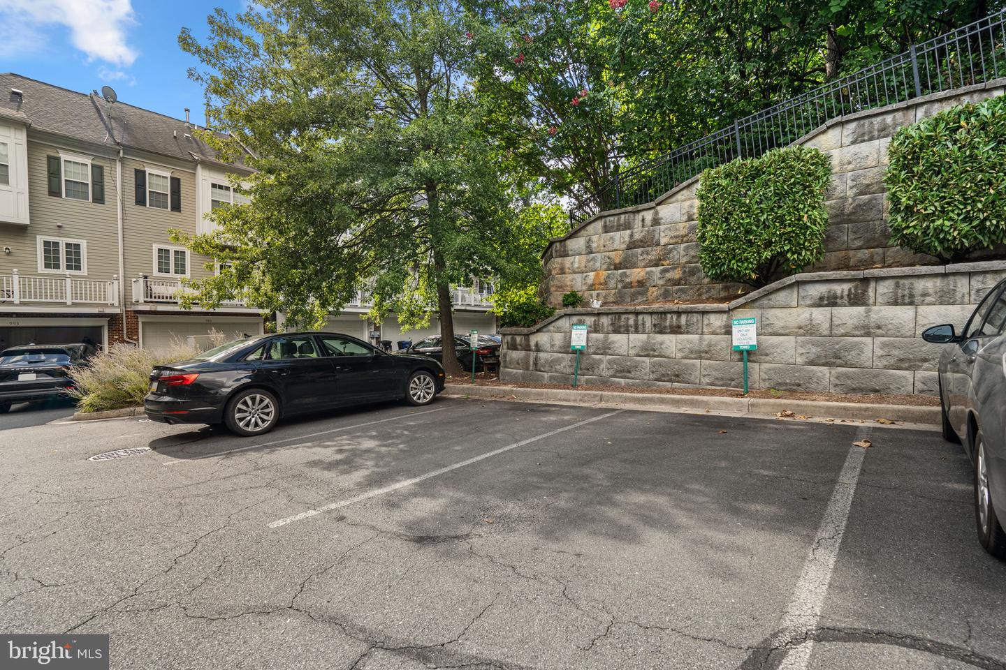 4091 COLUMBIA PIKE, ARLINGTON, Virginia 22204, 3 Bedrooms Bedrooms, 6 Rooms Rooms,2 BathroomsBathrooms,Residential,For sale,4091 COLUMBIA PIKE,VAAR2062340 MLS # VAAR2062340