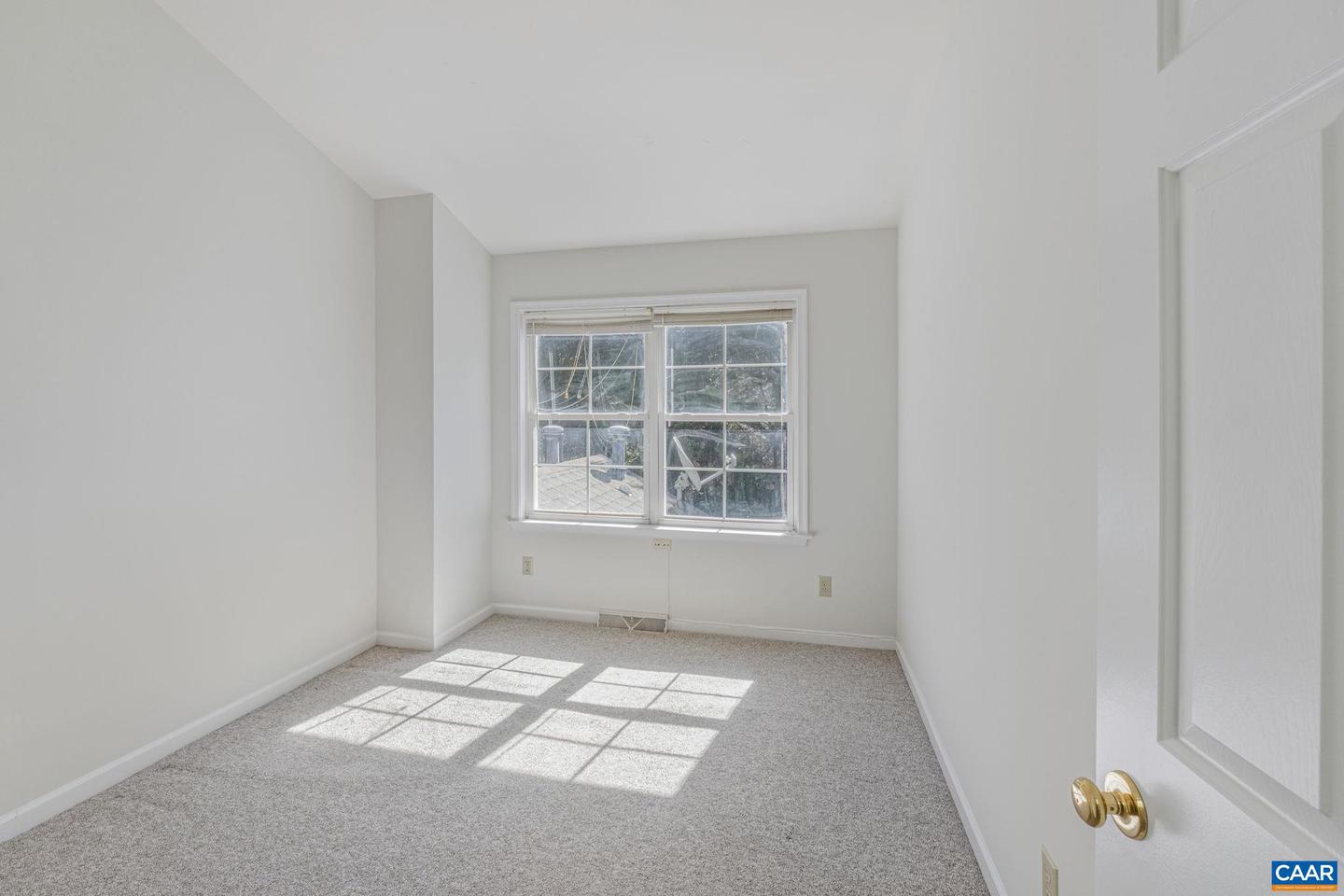 3265 GATEWAY CIR, CHARLOTTESVILLE, Virginia 22911, 3 Bedrooms Bedrooms, ,2 BathroomsBathrooms,Residential,For sale,3265 GATEWAY CIR,667901 MLS # 667901